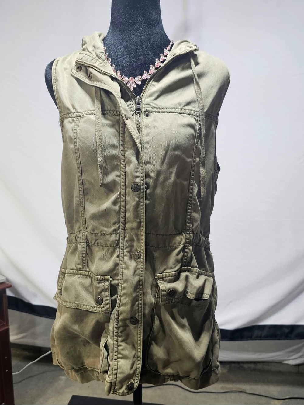 #451 Kenneth Cole Reaction Olive Utility Hooded Vest Size M – Military Cargo